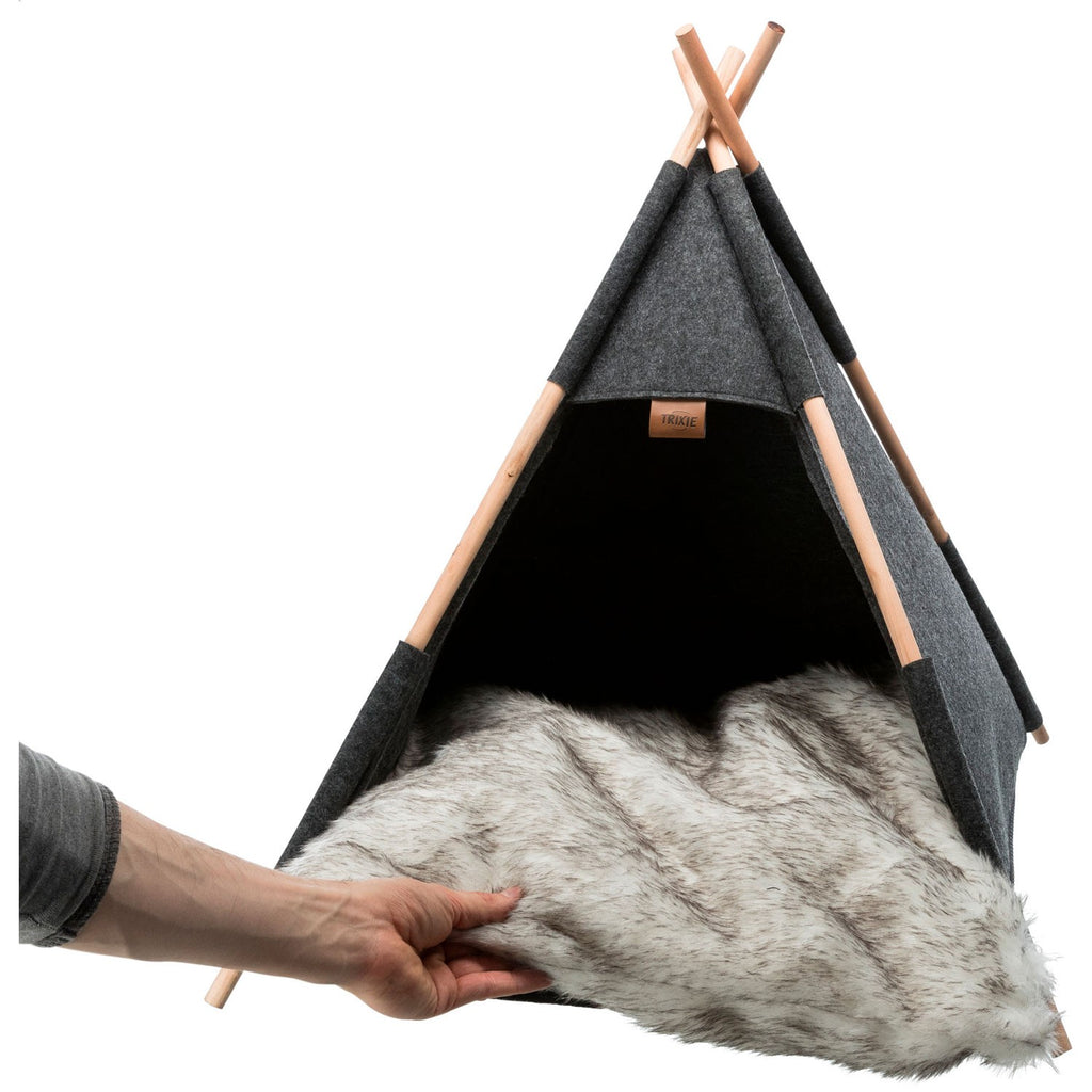 Trixie Cueva Tipi