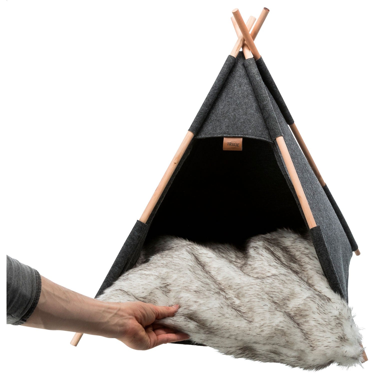 Trixie Cueva Tipi