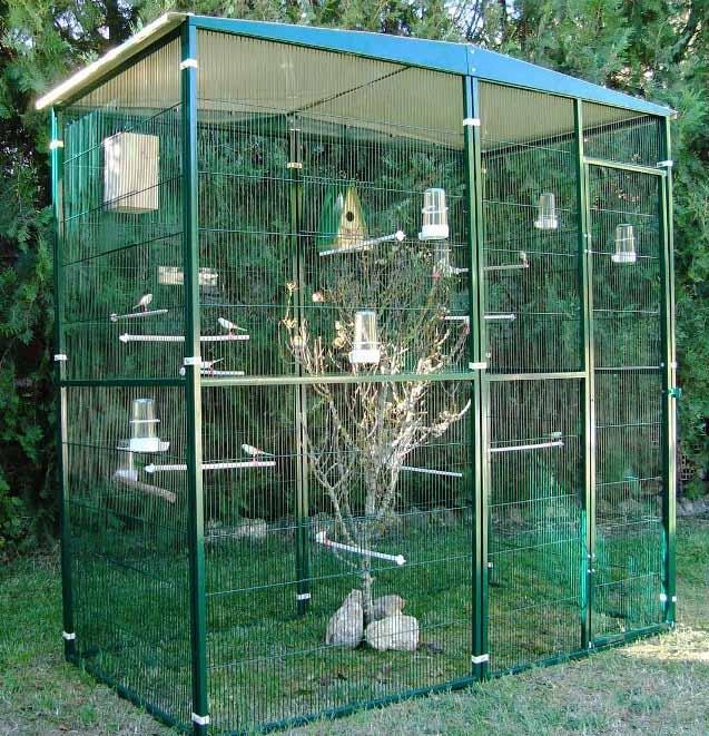 Voladero para pájaros de  Jardin 2m2 con techo a dos aguas