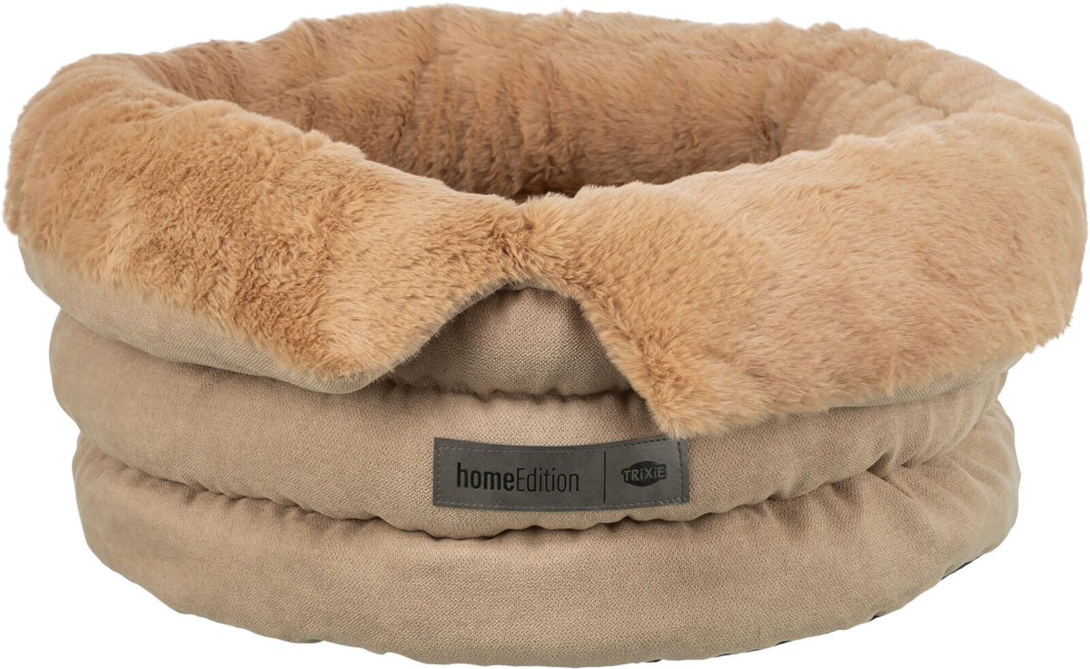 Liano Cama